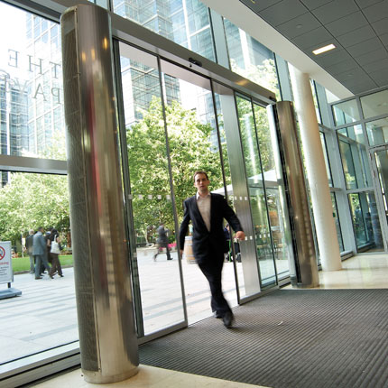 Air curtains at Canary Wharf, London