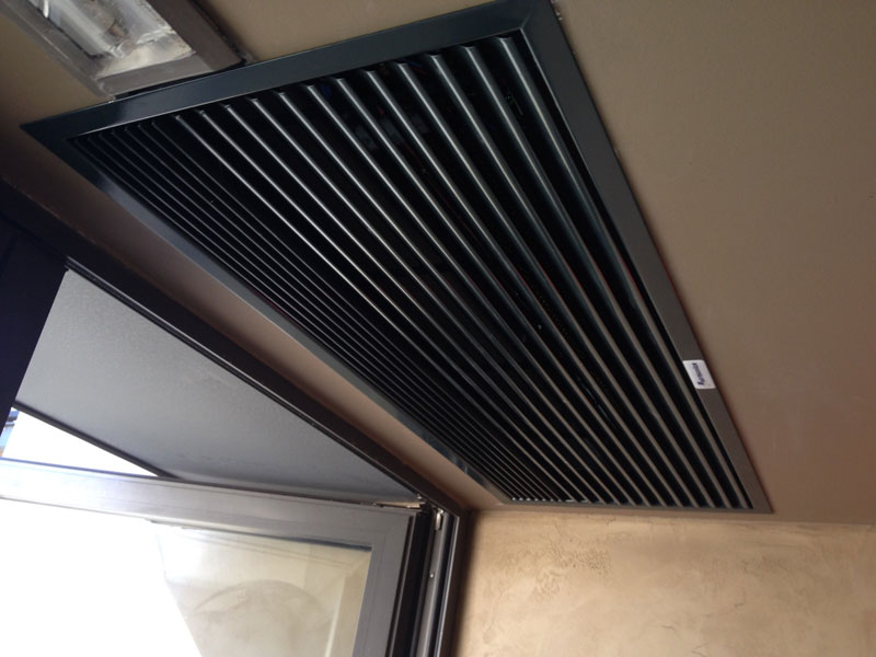 Recessed Optima air curtain at Filandron restaurant, Spain